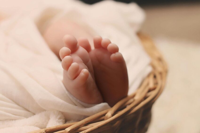Baby's feet close-up.
